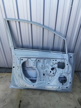 NISSAN VERSA DVEŘE LEVÝ PŘEDNÍ H0101ZN9MA