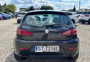 Alfa Romeo 147 Hatchback 1.9 JTD 115KM 2006 Alfa Romeo 147 2006 r. 1.9 Diesel 116KM, zdjęcie 4