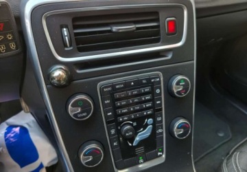 Volvo V60 I Kombi Facelifting 2.0 D2 DRIVE-E 120KM 2018 Volvo V60 Volvo V60 D2 Drive-E Momentum 2.0 Diesel 120KM, zdjęcie 13