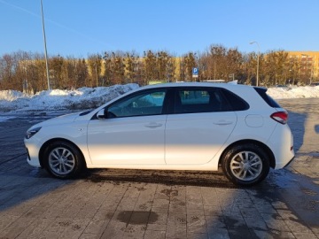 Hyundai i30 III Hatchback Facelifting 1.0 T-GDI 120KM 2023 HYUNDAI I30 1.0 T-GDI 120KM przebieg 39 tyś km LAKIER PERŁA METALIK r. 2023, zdjęcie 10