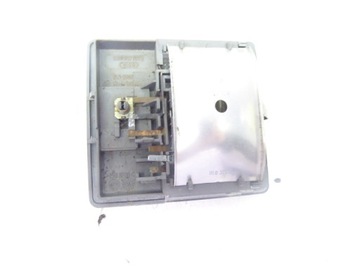 AUDI A4 B5 8D5 LAMPA OSVĚTLENÍ KABINY KOMBI 5D