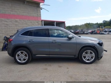 Mercedes GLA II 2021 Mercedes-Benz GLA 2021 MERCEDES-BENZ GLA 250 4MATIC 2.0 Benzyna 221KM, zdjęcie 13