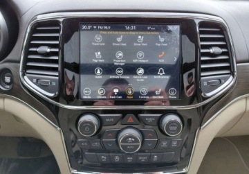 Jeep Grand Cherokee IV Terenowy Facelifting 2016 3.6 286KM 2019 Jeep Grand Cherokee Jeep Grand Cherokee OVERLAND Panorama Grzane i wenty, zdjęcie 19