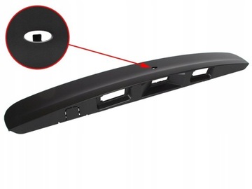 Nissan Qashqai LISTWA TYLNEJ KLAPY Z OTWOREM