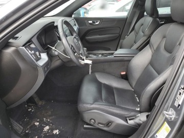 Volvo XC60 II Crossover T5 250KM 2020 Volvo XC 60 2020 VOLVO XC60 T5 MOMENTUM 2.0 Benzyna 250KM, zdjęcie 7