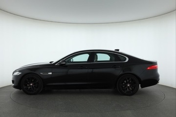 Jaguar XF II Sedan 2.0 i4D 180KM 2018 Jaguar XF 20d AWD, 177 KM, Automat, Navi, Xenon, zdjęcie 2