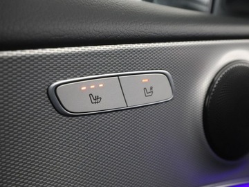 Mercedes Klasa E W213 Kombi 2.0 220d 194KM 2017 Mercedes E 220 Historia serwisowa ASO Automat Navi, zdjęcie 36