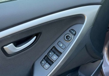 Hyundai i30 II Wagon Facelifting 1.4 MPI 100KM 2016 Hyundai i30 1,4 100KM LIFT Key-less Kamera Navi Bezwypadkowy SERWIS Super, zdjęcie 28