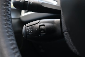 Peugeot 2008 I SUV 1.2 VTi 82KM 2014 Peugeot 2008 1.2 PureTech, Salon Polska, zdjęcie 20