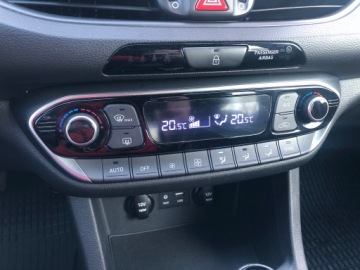 Hyundai i30 III Wagon 1.4 T-GDi 140KM 2018 HYUNDAI i30 1.4 T-GDI AUTOMAT LEDY ALU KAMERA NAVI GRZANE FOTELE KIEROWNICA, zdjęcie 21