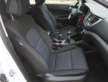 Hyundai Tucson III SUV 1.7 CRDI 115KM 2015 Hyundai Tucson 1.7 CRDi, Salon Polska, Serwis ASO, zdjęcie 8