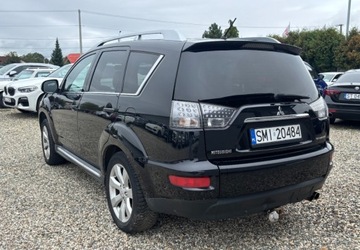 Mitsubishi Outlander II 2.0 DID DOHC 140KM 2009 Mitsubishi Outlander 4x4 7 osobowy 2.0 Diesel 140KM, zdjęcie 2