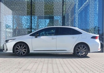 Toyota Corolla XII Sedan Facelifting 1.8 Hybrid 140KM 2023 Toyota Corolla Corolla GR Sport Dynamic FV23 Salon PL ASO 1 wl., zdjęcie 2