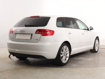 Audi A3 8P Hatchback 3d 2.0 TDI CR 140KM 2012 Audi A3 2.0 TDI, Xenon, Bi-Xenon, Klima, zdjęcie 4