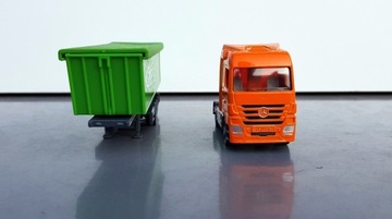 SIKU 1796 Грузовик с полуприцепом и тентом 1:87