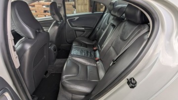 Volvo S60 II Sedan 2.0 D3 163KM 2010 Volvo S60 2.0D3 OPŁACONY Bezwypadkowy, zdjęcie 15