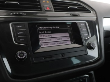 Volkswagen Tiguan I SUV Facelifting 1.4 TSI BlueMotion Technology 125KM 2016 Volkswagen Tiguan PDC hak klima, zdjęcie 24