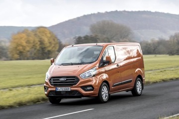 FORD TRANSIT CUSTOM охватывает период с 2012 по 2024 год.