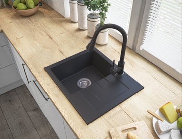 ТРУБКА С АККУМУЛЯТОРОМ С ВЫДВИЖНЫМ НОСИКОМ, ЧЕРНАЯ