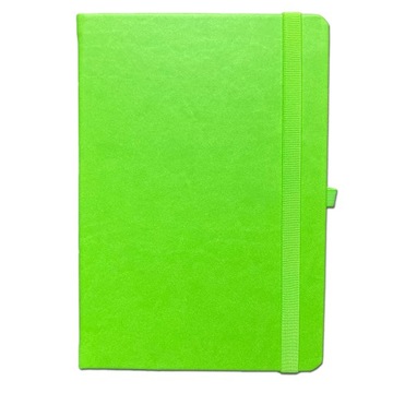 Elegancki notes A5 w kropki z gumką i gumką na długopis TRAWIASTA ZIELEŃ