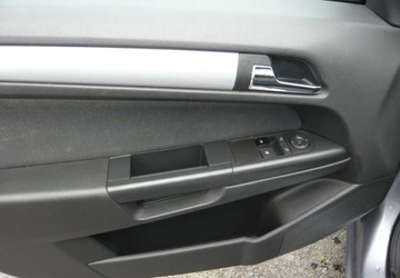 Opel Astra H Hatchback 5d 1.6 Twinport ECOTEC 105KM 2005 Opel Astra 1.6 Ecotec , AUTOMAT , Twinport , stan BDB, zdjęcie 9