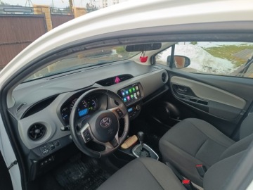 Toyota Yaris III Hatchback 5d Facelifting 2017 1.5 Hybrid 100KM 2018 Toyota Yaris hybrid 2018 po serwisie bezwypadkowy Salon PL Serwis, zdjęcie 21