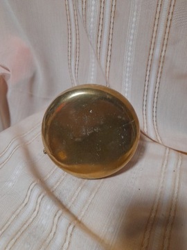 Толстый латунный кувшин