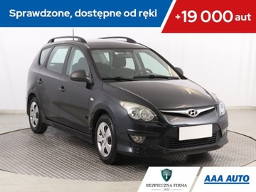 Hyundai i30 I CW Facelifting 1.4 DOHC 109KM 2010 Hyundai i30 1.4 CVVT, Klima