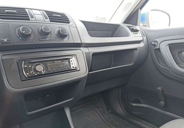 Skoda Fabia II Hatchback 1.2 i HTP 60KM 2009 Skoda Fabia Skoda Fabia, zdjęcie 10