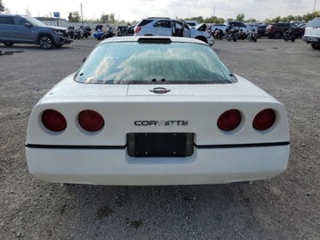 Chevrolet Corvette C4 1984 Chevrolet Corvette 1984 5.7l 5.7 Benzyna 205KM, zdjęcie 2