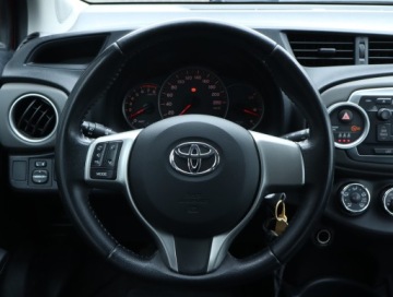 Toyota Yaris III Hatchback 5d 1.0 VVT-i 69KM 2012 Toyota Yaris 1.0 VVT-i, Salon Polska, Klima, zdjęcie 16