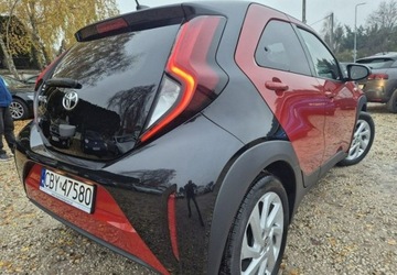 Toyota Aygo X 1.1 VVT-i 72KM 2022 Toyota Aygo X Salon PolskaPrzebieg 548km Nowy nieuzytkowany Benzyna, zdjęcie 1