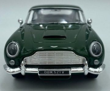 Aston Martin DB5 1:24 модель Motormax 79375 зеленый