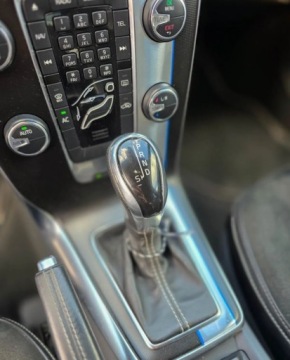 Volvo V40 II Cross Country D3 150KM 2013 Volvo V40 R-DESIGN D3 2,0 R5 150KM Automat 2.0 Diesel 150KM, zdjęcie 25