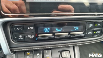 Toyota Auris II Touring Sports Facelifting 1.8 Hybrid 136KM 2016 Toyota Auris 1.8Hybryda Panorama Navi kamera climatronic 100 bezwypadek, zdjęcie 13