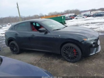 Maserati Levante 2022 Maserati Levante Modena S 2022 3.8 Benzyna 550KM, zdjęcie 6