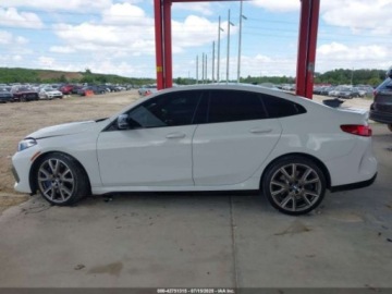 BMW Seria 2 G42-U06 2022 BMW Seria 2 M235i Gran Coupe xDrive 2022 2.0l 2.0 Benzyna 301KM, zdjęcie 2