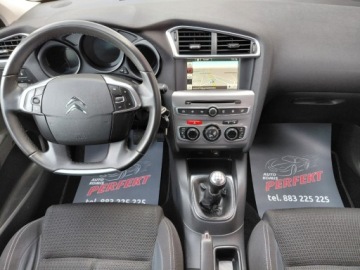 Citroen C4 II Hatchback 5d Facelifting 1.6 HDi 92KM 2015 Citroen C4 Lift LED Sensor Elektryka Tempomat PDC Alu 1.6 Diesel 92KM, zdjęcie 15