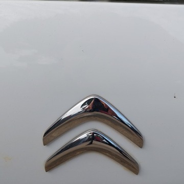 ZNAK ZNAKY VÍKO KUFRU KUFRU ZADNÍ CITROEN C3 II (2009-2013)