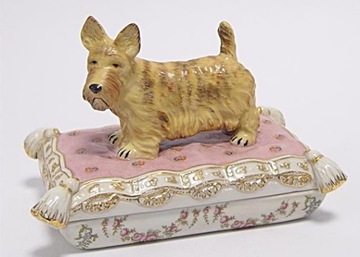 PORCELANA - FIGURKA - PIES rzeźba KL