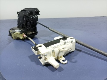 BMW 7 G11 G12 LCI ZÁMEK PŘITÁHNOUT DVEŘE PŘEDNÍ PRAVÝ 8 PIN EU KEYLESS 7477702