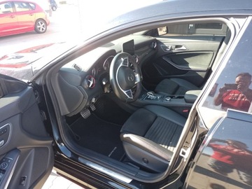 Mercedes CLA C117 Coupe Facelifting AMG 2.0 45 AMG 381KM 2018 Mercedes-Benz CLA AMG 45 4-Matic 381KM 2018r, zdjęcie 4