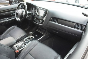 Mitsubishi Outlander III SUV Facelifting 2017 2.2 150KM 2018 Mitsubishi Outlander 2.2 DID nawi 7 osobowy kamera, zdjęcie 12
