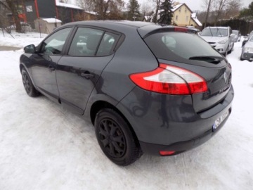 Renault Megane III Hatchback 1.6 16v 110KM 2010 Renault Megane BIALOLEKA 1.6 Benzyna LPG (110 KM), 2010r. prod. KOMIS T, zdjęcie 3