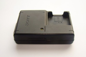 Оригинальное зарядное устройство SONY BC-CSGC. НП-БГ1