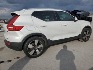 Volvo XC40 2022 Volvo XC 40 Volvo XC40 T5 AWD Momentum z 2022 roku , od firmy ubezpieczeni, zdjęcie 4