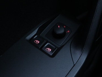 Seat Ibiza V Hatchback 5d 1.0 MPI 75KM 2018 Seat Ibiza 1.0, Salon Polska, Serwis ASO, Klima, zdjęcie 13