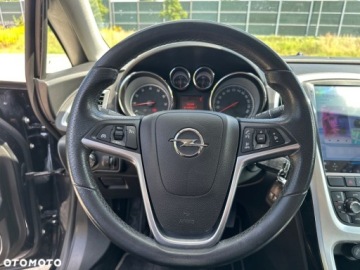 Opel Astra J Hatchback 5d 1.6 Turbo ECOTEC 180KM 2011 Opel Astra Opel Astra 1.6 Turbo Innovation 1.6 Benzyna 180KM, zdjęcie 16
