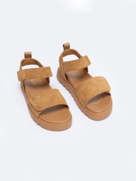 САНДАЛИИ ЖЕНСКИЕ НА ПЛАТФОРМЕ ЭКО ЗАМША BIG STAR NN274705 КОРИЧНЕВЫЙ 39