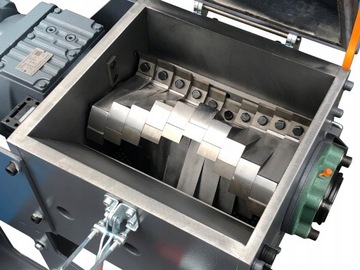 GRANULATOR MŁYN DO PLASTIKU / ELEKTRONIKI STILER 1,5kW WOLNOOBROTOWY